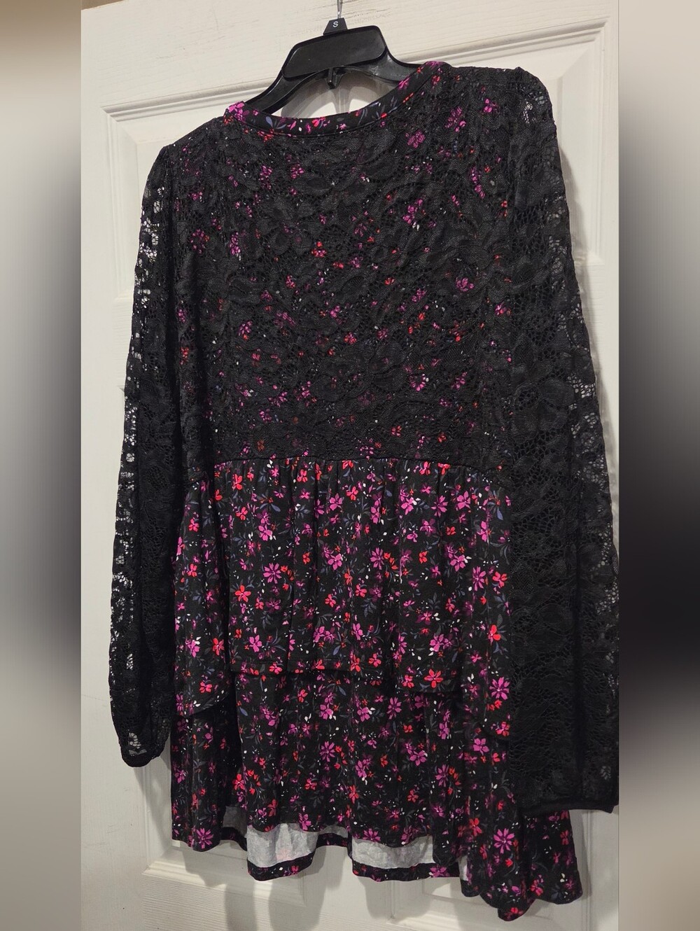 torrid Black Lace Floral Tiered long sleeve Tunic with Pink & Magenta Flowers - Picture 2 of 2